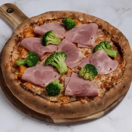 Pizza Schinken Broccoli